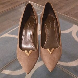 Louis Vuitton Brown Suede Pumps